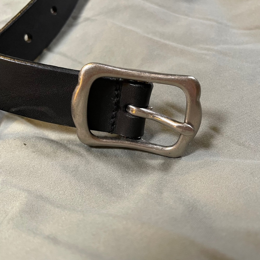 Eddie Bauer Black Leather Belt Made n England Solid Brass Buckle Classic Minimal